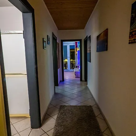 Апартаменты #121 Grosse, Gemuetliche In Remscheid-city Ремшейд