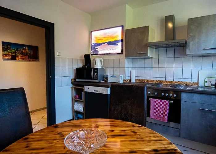 #121 Grosse, Gemuetliche In Remscheid-city