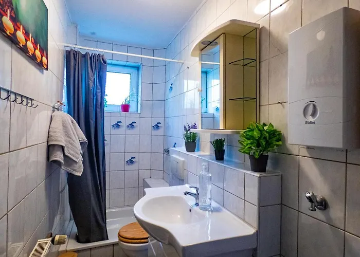 #121 Grosse, Gemuetliche In Remscheid-city